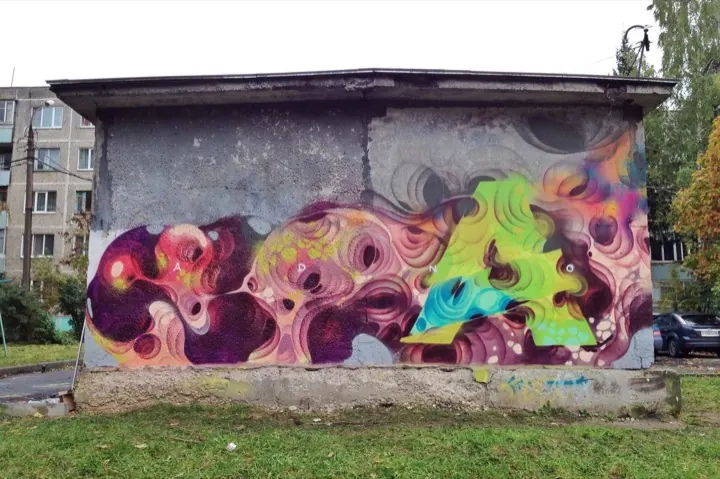 Faces, birds and layers, 2013